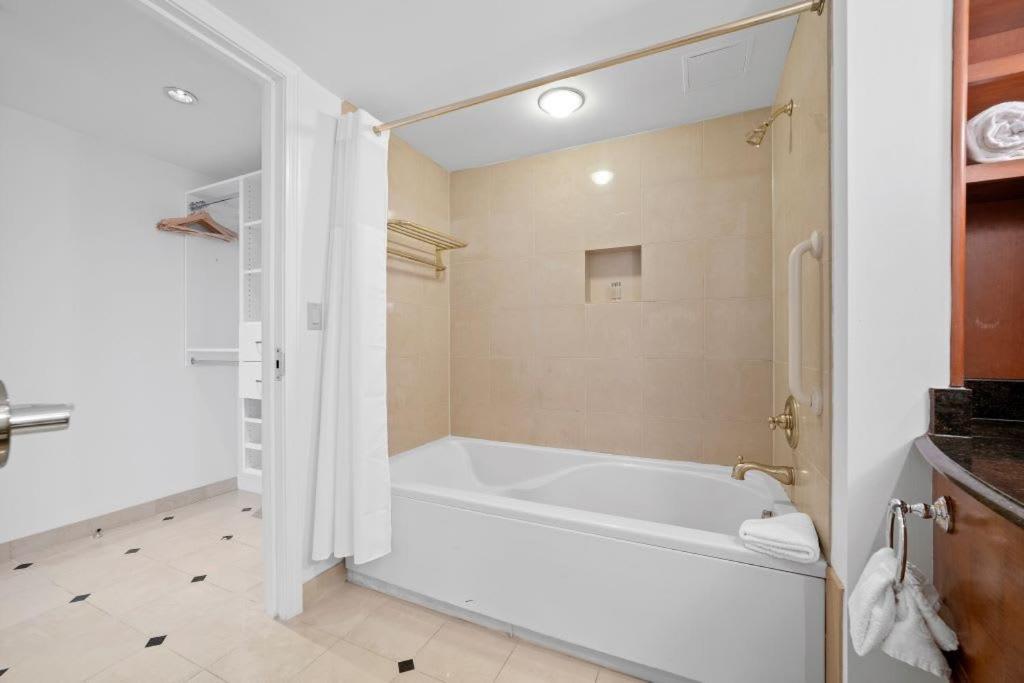 Sleep Six Cozysuites, 1Br 2Ba On The Boardwalk Атлантик Сити Экстерьер фото